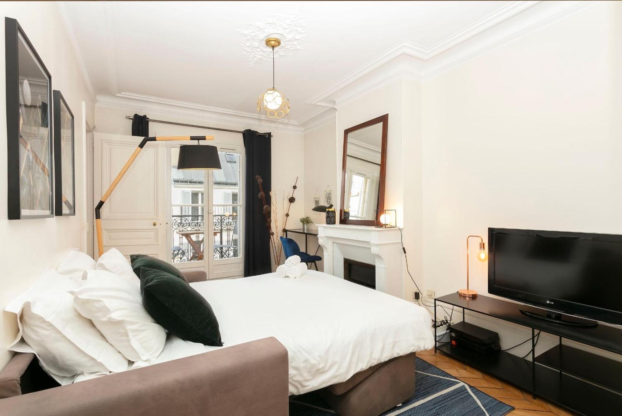 Appartement Notre-dame - 1br With Balcony - Cityapartmentstay *